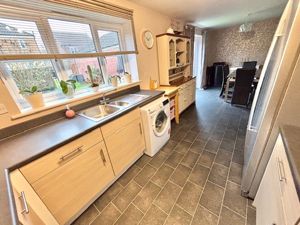 Kitchen- click for photo gallery